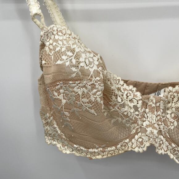 WACOAL Embrace Lace® Underwire Bra in Sand/Ivory // 34D - Picture 5 of 13